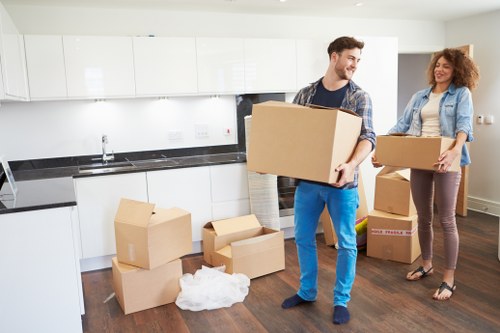 Local moving truck planning around Leamouth streets and access points